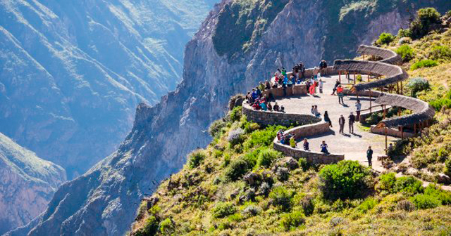 El majestuoso Mirador de los Cóndores – Arequipa
