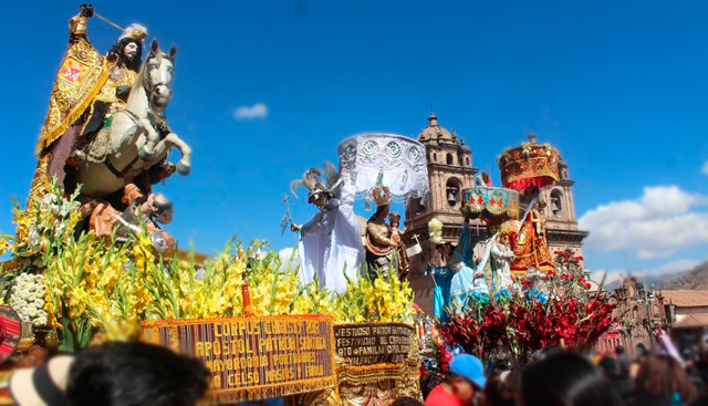 Santa Ana “la abuela” en el Corpus Christi, Cusco – Perú