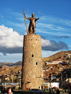 Monumento al Inca Pachacutec en Cusco