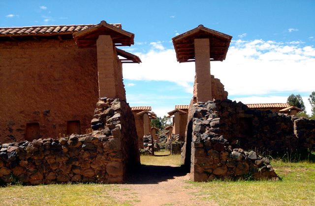 Turismo: Complejo Arqueológico Raqchi