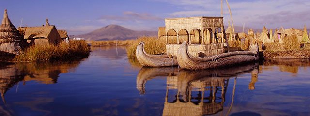 Isla los Uros en el Lago Titicaca