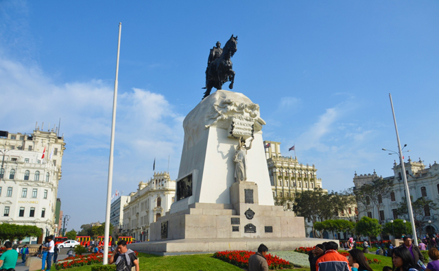 Plaza san Martin, Lima – Perú