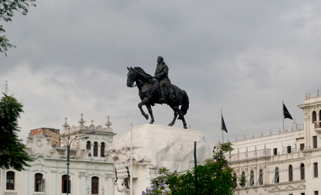 Plaza san Martin, Lima – Perú