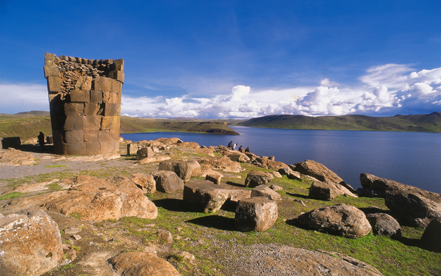 Las misteriosas Chullpas de Sillustani – Puno